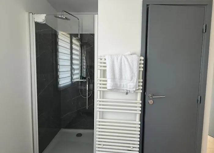 Cdc Stables * Antibes